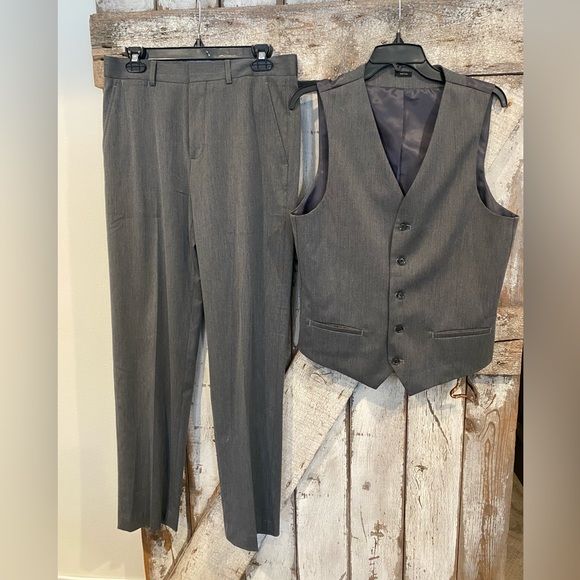 Men’s suit pants and vest set - Picture 1 of 4